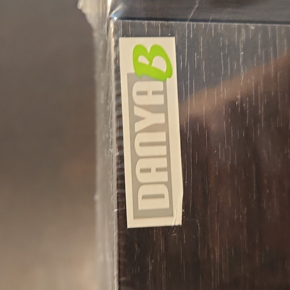 DanyaB set of 3, floating wall shelves NEW Espresso Color - Picture 7 of 13